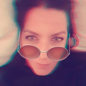 Meet your Posher, April